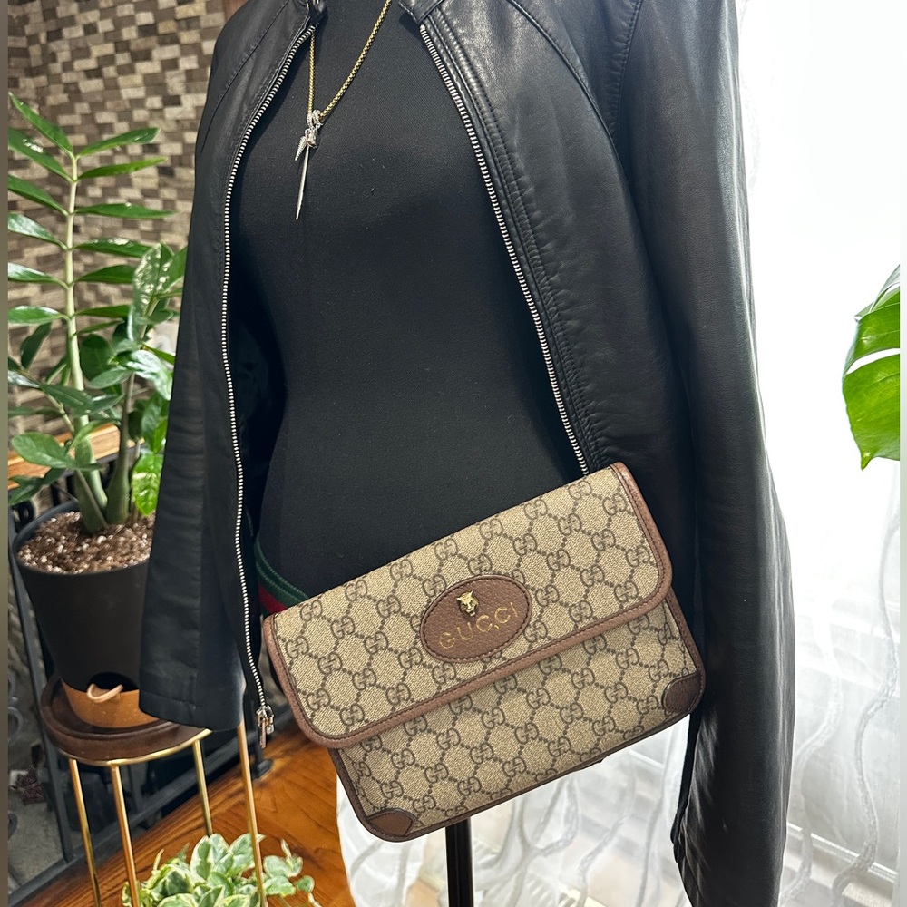 Gucci Accessory Collection GG Monogram Crossbody Shoulder Bag - Picture 5 of 8